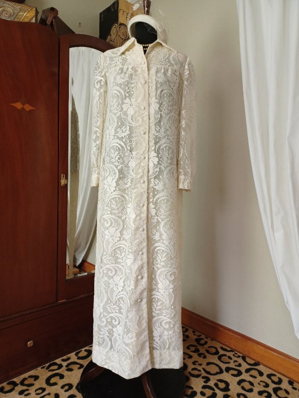 70s Vintage Cream Lace Button Front Maxi Dress, M/L
